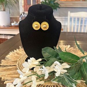 CAROLEE Vintage‎ Chunky Gold Tone Faux Pearl Clip Earrings